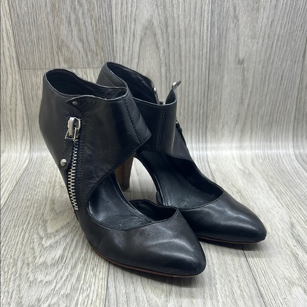 BELLE by Sigerson Morrison Black Bobby Ankle Shoe Heels Bootie